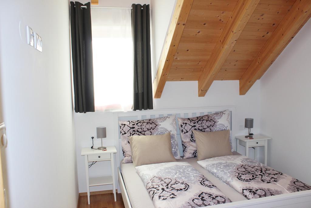 Ferienwohnung Earthloft Bad Kleinkirchheim Bilik gambar