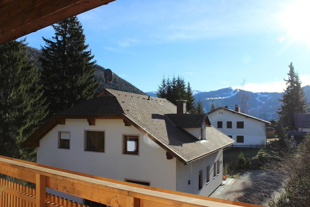 Ferienwohnung Earthloft Bad Kleinkirchheim Bilik gambar