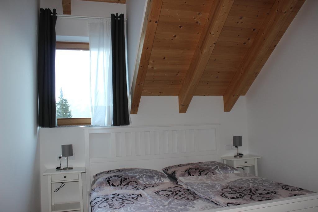 Ferienwohnung Earthloft Bad Kleinkirchheim Bilik gambar
